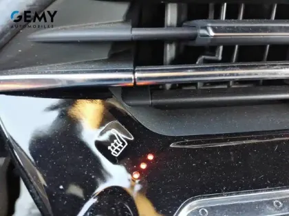 Photo 23 Peugeot 208  PureTech 100 S&S BVM6