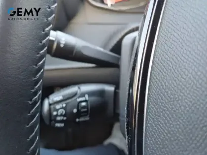 Photo 20 Peugeot 208  PureTech 100 S&S BVM6