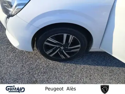 Photo 52 Peugeot 208  PureTech 100 S&S BVM6