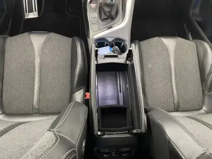 Photo 29 Peugeot 3008  1.2 Puretech 130ch S&S BVM6