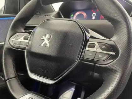 Photo 28 Peugeot 3008  1.2 Puretech 130ch S&S BVM6