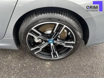 Photo 13 BMW Serie 3 Touring 330e xDrive 292 ch BVA8