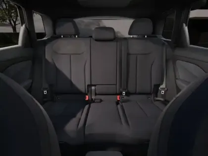 Photo 7 Audi Q3  TFSI 150 ch Hybride S tronic 7