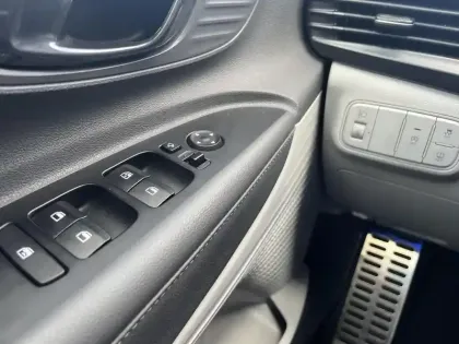 Photo 17 Hyundai Bayon  1.0 T-GDi 100 DCT-7 Hybrid 48V