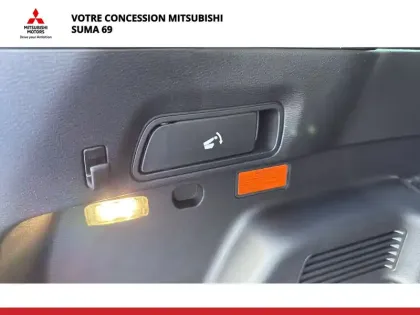 Photo 23 Mitsubishi Outlander  2.4 MIVEC PHEV 306 4WD