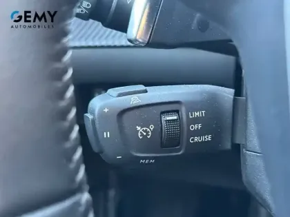 Photo 16 Peugeot 208  Hybrid 100 e-DCS6