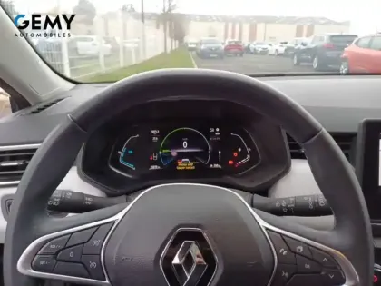 Photo 13 Renault Clio  E-Tech full hybrid 145