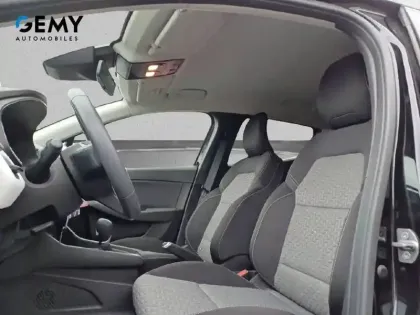 Photo 8 Renault Clio  E-Tech full hybrid 145