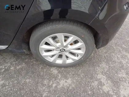 Photo 10 Renault Clio  E-Tech full hybrid 145