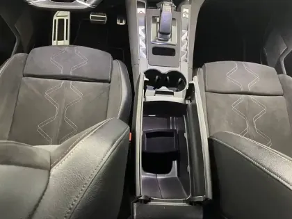 Photo 24 DS DS 7 DS7 Crossback Hybride E-Tense 300 EAT8 4x4