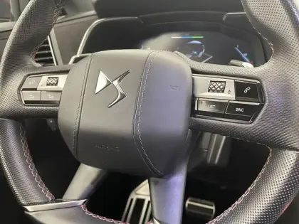 Photo 28 DS DS 7 DS7 Crossback Hybride E-Tense 300 EAT8 4x4