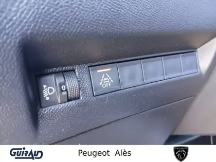 Photo 16 Peugeot 208  PureTech 75 S&S BVM5