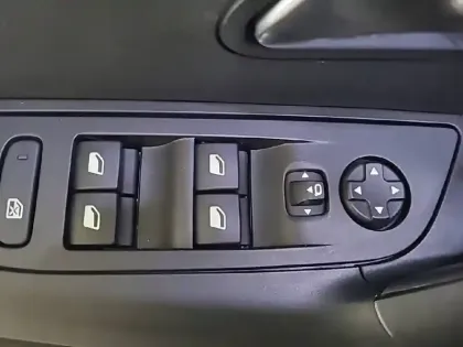 Photo 28 Peugeot 2008  BlueHDi 130 S&S EAT8