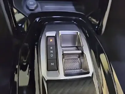 Photo 43 Peugeot 2008  BlueHDi 130 S&S EAT8