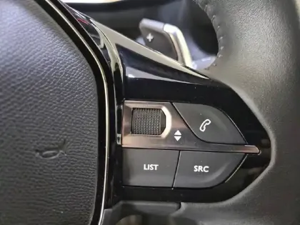 Photo 26 Peugeot 2008  BlueHDi 130 S&S EAT8