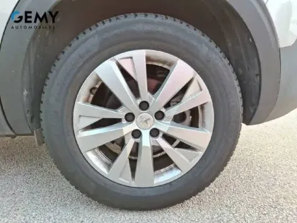 Photo 10 Peugeot 5008  PureTech 130ch S&S EAT8