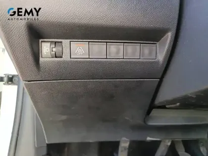 Photo 13 Peugeot 208  PureTech 100 S&S BVM6