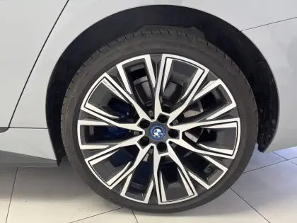 Photo 11 BMW I4  M50 544 ch BVA