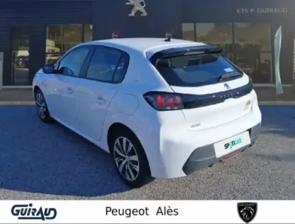 Photo 46 Peugeot 208  PureTech 100 S&S BVM6