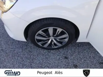 Photo 50 Peugeot 208  PureTech 100 S&S BVM6