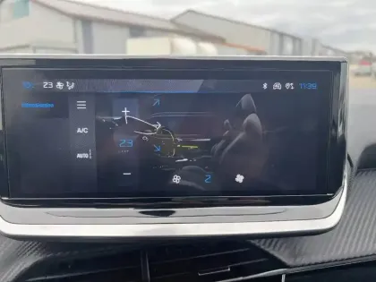 Photo 15 Peugeot 208  Hybrid 100 e-DCS6