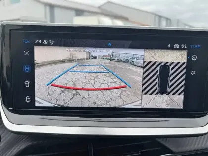 Photo 18 Peugeot 208  Hybrid 100 e-DCS6