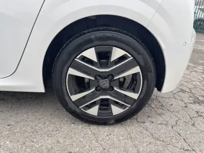 Photo 10 Peugeot 208  Hybrid 100 e-DCS6