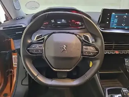 Photo 30 Peugeot 2008  PureTech 130 S&S EAT8