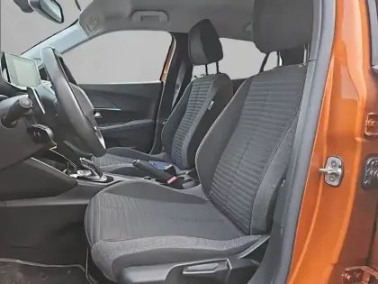 Photo 10 Peugeot 2008  PureTech 130 S&S EAT8