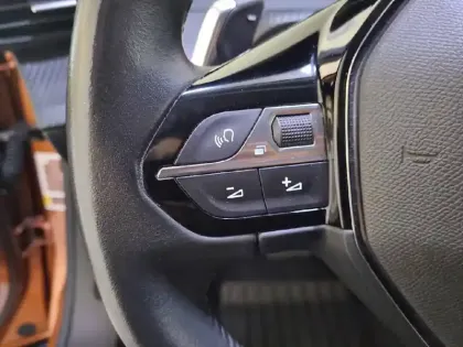 Photo 41 Peugeot 2008  PureTech 130 S&S EAT8