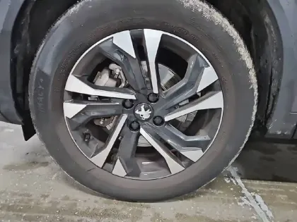 Photo 12 Peugeot 2008  BlueHDi 130 S&S EAT8