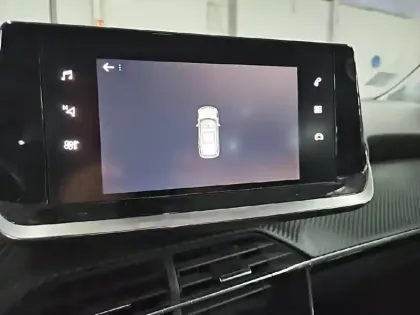 Photo 14 Peugeot 2008  BlueHDi 130 S&S EAT8