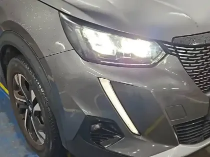 Photo 15 Peugeot 2008  BlueHDi 130 S&S EAT8