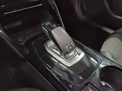 Photo 13 Peugeot 2008  BlueHDi 130 S&S EAT8