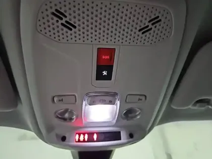 Photo 17 Peugeot 2008  BlueHDi 130 S&S EAT8