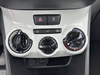 Photo 77 Peugeot 208  PureTech 68ch BVM5