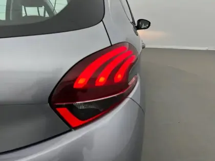 Photo 16 Peugeot 208  PureTech 68ch BVM5