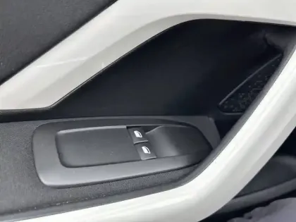 Photo 18 Peugeot 208  PureTech 68ch BVM5