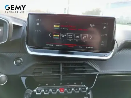 Photo 11 Peugeot 2008  PureTech 130 S&S EAT8