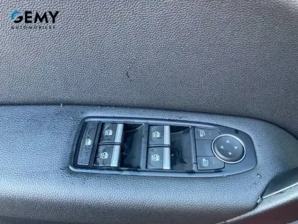 Photo 14 Renault Captur  E-Tech hybride 145