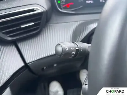 Photo 18 Peugeot 2008  PureTech 130 S&S EAT8