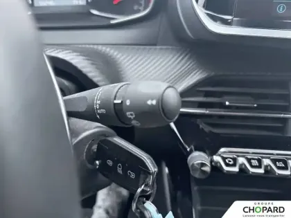 Photo 17 Peugeot 2008  PureTech 130 S&S EAT8