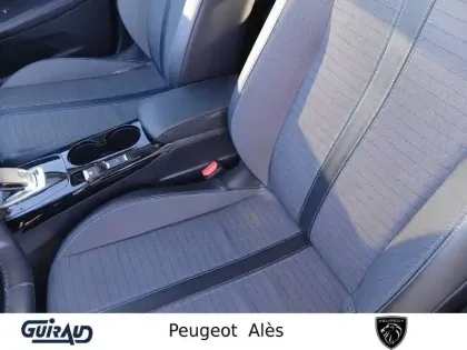 Photo 8 Peugeot 2008  PureTech 130 S&S EAT8