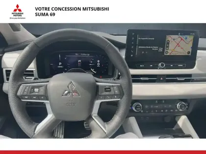 Photo 12 Mitsubishi Outlander  2.4 MIVEC PHEV 306 4WD