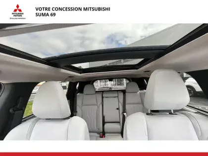 Photo 30 Mitsubishi Outlander  2.4 MIVEC PHEV 306 4WD