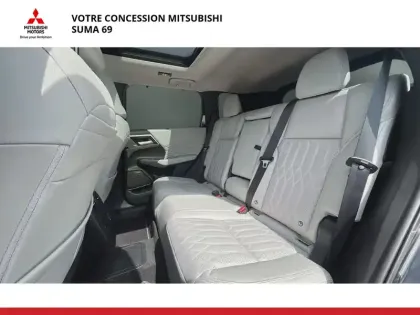 Photo 9 Mitsubishi Outlander  2.4 MIVEC PHEV 306 4WD