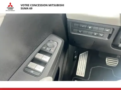 Photo 18 Mitsubishi Outlander  2.4 MIVEC PHEV 306 4WD