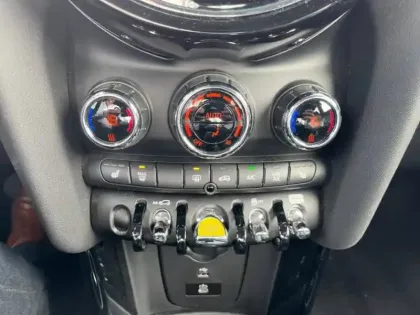 Photo 6 Mini Mini  Cooper SE 184ch  Essential BVA