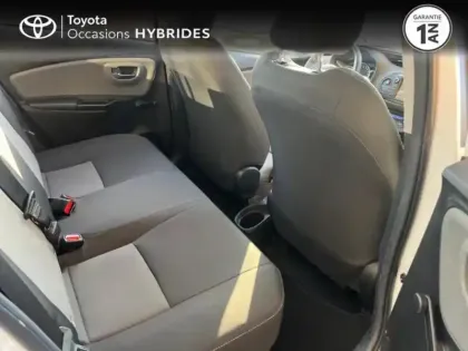 Photo 6 Toyota Yaris  HSD 100h France 5p
