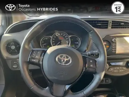 Photo 8 Toyota Yaris  HSD 100h France 5p